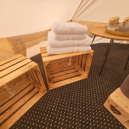 Glampingzelt Mit Eigenem Garten Kolonie Zern